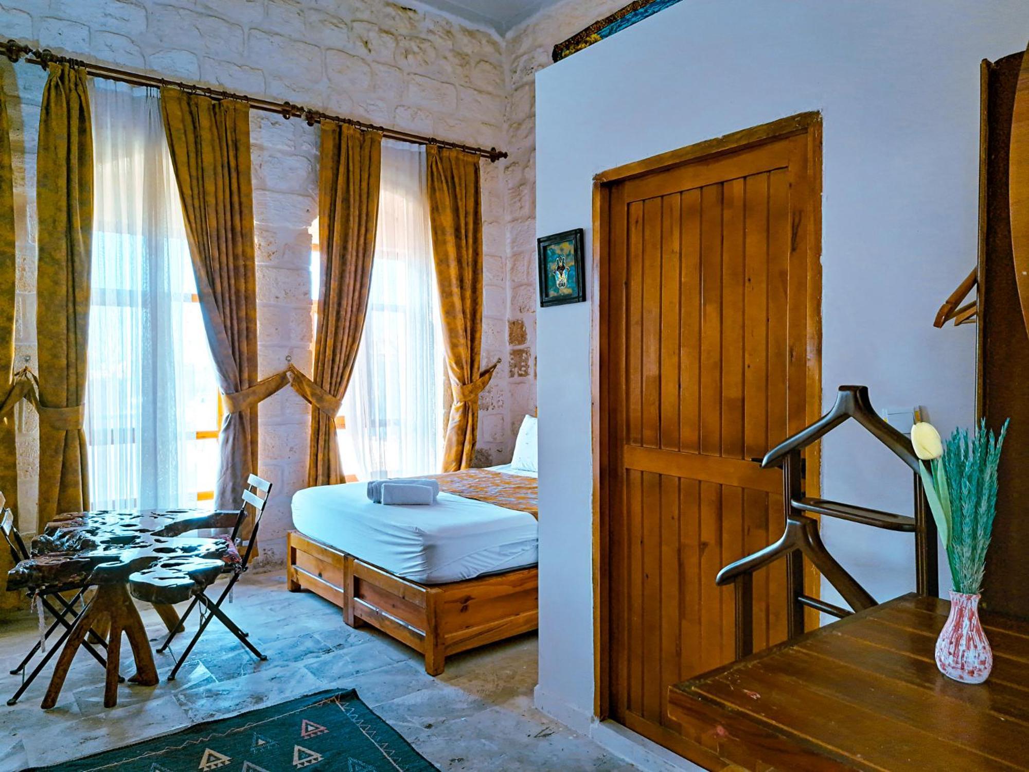 Mons Masius Hotel Teras Мідьят Екстер'єр фото